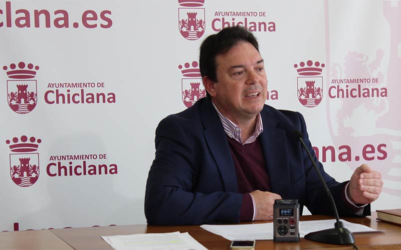 El concejal de Hacienda, abochornado: “tenemos que acogernos a medidas de Montoro que no son más que caridad y beneficencia”