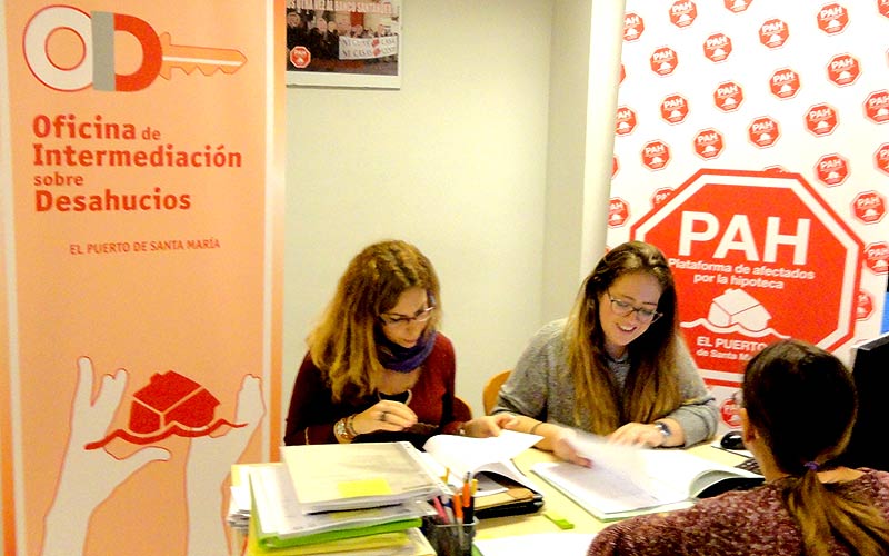 Ciudadanos pone en cuestión la utilidad de la Oficina de Intermediación sobre Desahucios; la PAH defiende el servicio