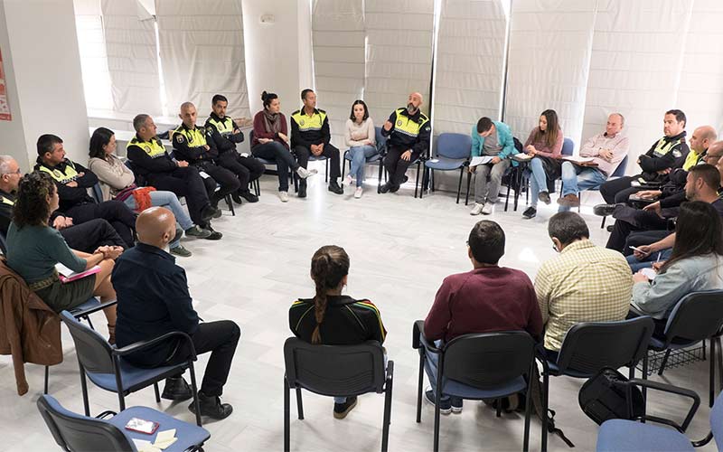 La Policía Local se forma para una mejor atención a los sintecho