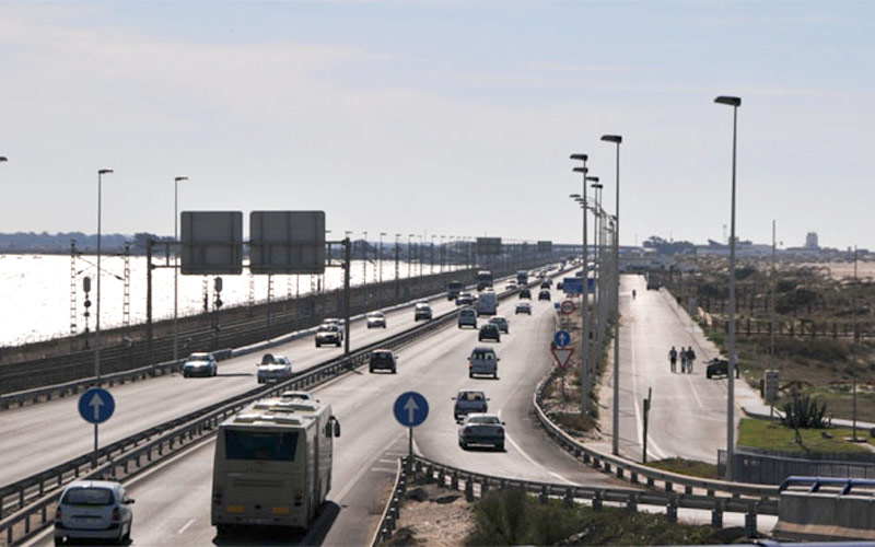 Fomento aclara que la falta de iluminación en la autovía CA-33 es achacable a los ayuntamientos vecinos de Cádiz y San Fernando