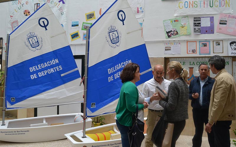El Patronato Municipal de Deportes promueve la vela y la natación entre escolares isleños