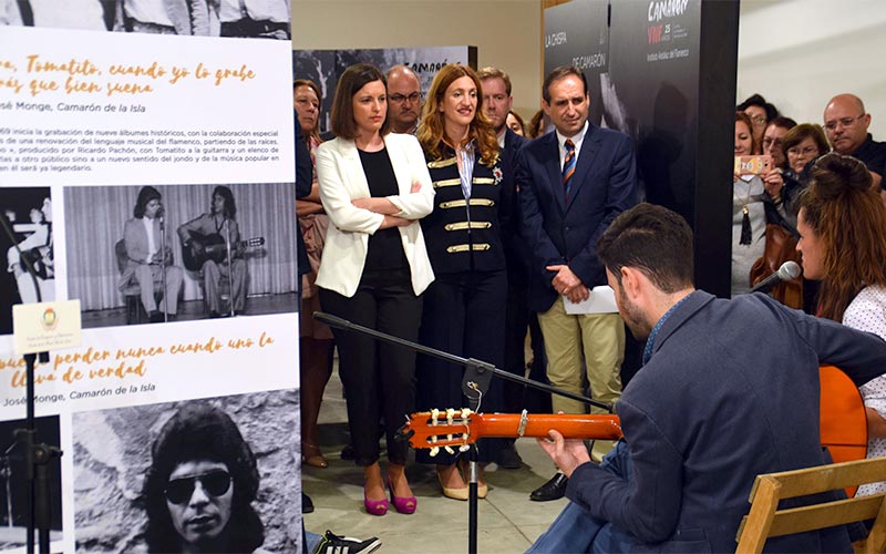 Los hitos más reseñables en la trayectoria de Camarón, “viven” 25 años después en una muestra en el centro de Congresos de su Isla