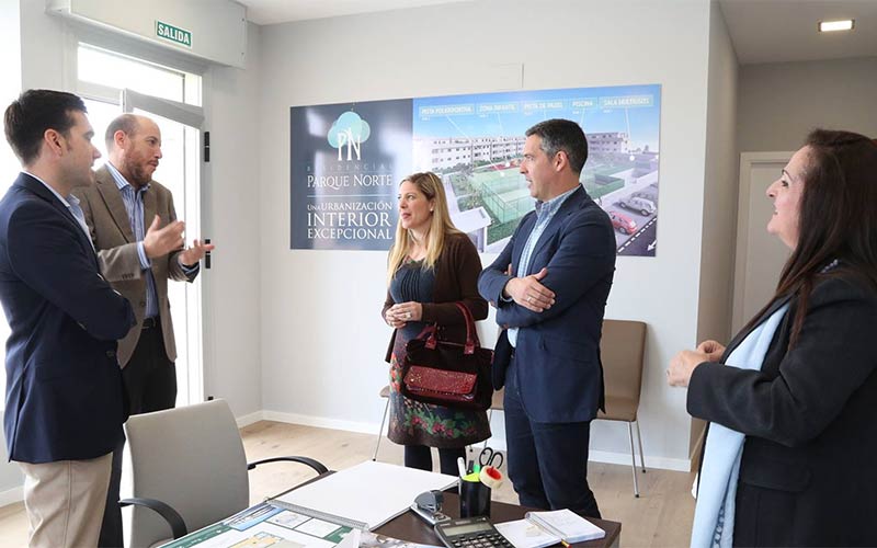 Abre la oficina de la promoción protegida proyectada en la avenida de la Pepa destinada a registrados como demandantes de vivienda