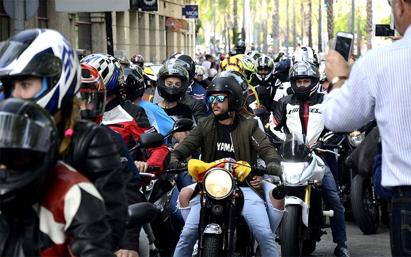 A ‘exprimir’ al máximo una nueva motorada en la Bahía de Cádiz