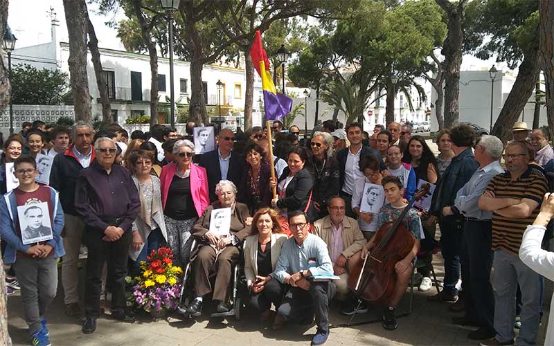 Homenaje e Historia en la inauguración de las rebautizadas calles Manuel Fernández Moro y Daniel Ortega, y la plaza 14 de abril