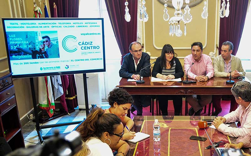 La ‘renovada’ Cádiz Centro Comercial Abierto promueve una campaña de promoción enfocada a los gaditanos y los turistas