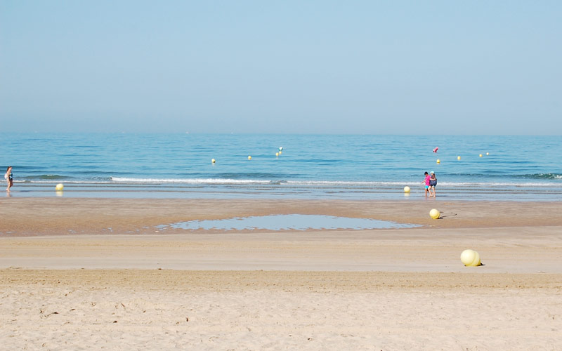 El balizamiento ‘mancomunado’ de las playas de la Bahía de Cádiz este verano sale por 128.000 euros