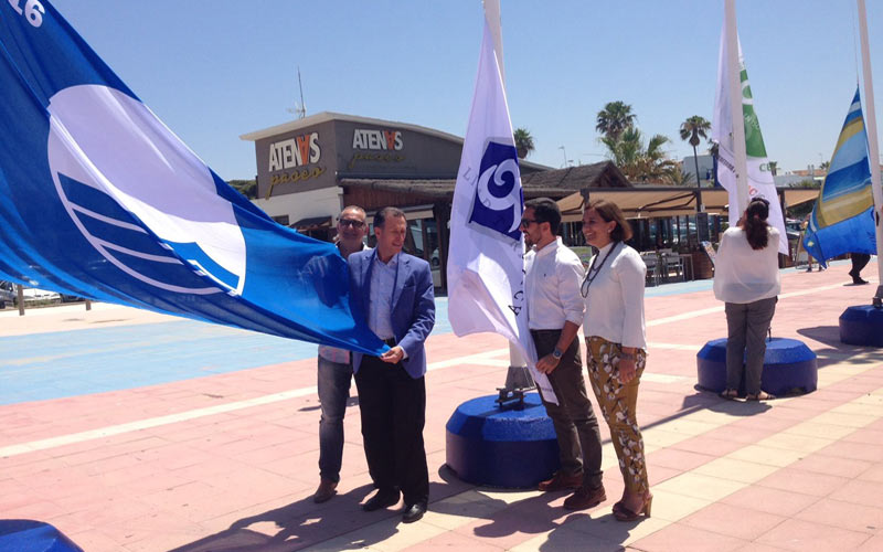 El “cambio de criterio” de la ADEAC en materia de vertidos deja a la playa de Sancti Petri sin la bandera azul, pese a su “calidad”