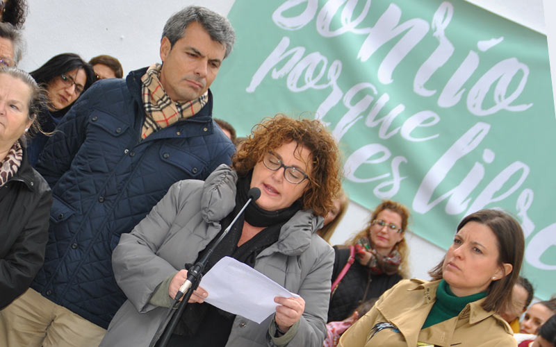 Ana Lorenzo dimite: “no me he llevado nada de nadie. Sólo intenté ayudar a una familia, pero eso no justifica mi metedura de pata”