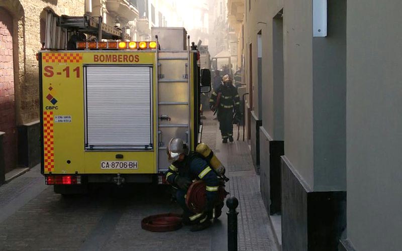 Denuncian que el servicio telefónico del 085 de los Bomberos de Cádiz seguirá privatizado “por una decisión política, no técnica”