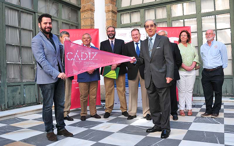 Cádiz rememora este domingo la importancia de su mar con una parada naval recreando las flotas de Indias, por el Tricentenario