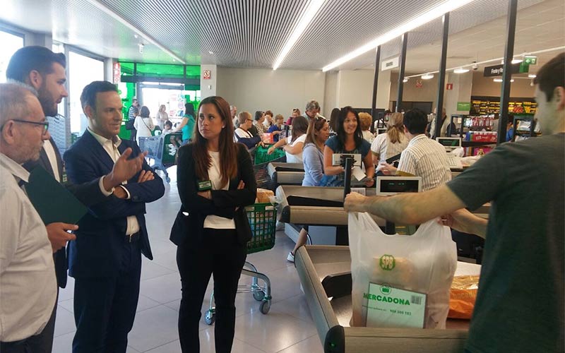 El Mercadona en Las Salinas reabre como “tienda eficiente”