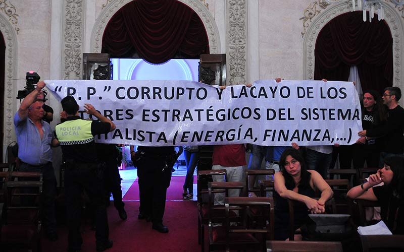 El PP también ‘cuela’ a Venezuela en el pleno de mayo del Ayuntamiento de Cádiz, de ‘sólo’ catorce horas de duración