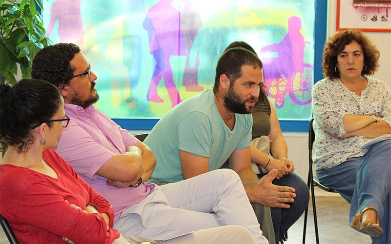 Palmero sucede a Rodríguez como coordinador local de IU Chiclana, que ahora presume de tener “una línea política coherente”