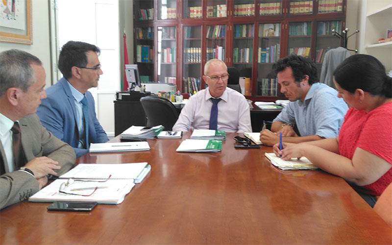 El delegado territorial de Educación y el alcalde abordan el presente y futuro de la Institución Provincial Gaditana