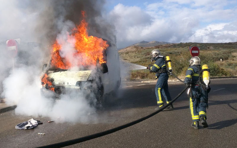 Los bomberos de la provincia de Cádiz, en “situación de total desprotección”: están desde principios de año sin seguro de vida