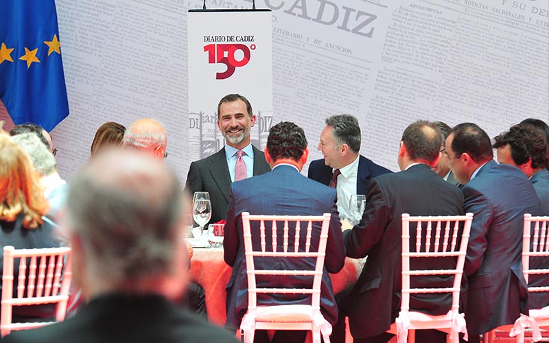El rey lanza un “Cádiz es de primera” en el cumpleaños del ‘Diario’