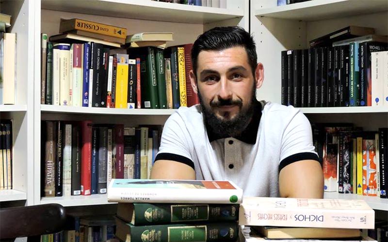 El gaditano Daniel Fopiani gana con su obra ‘La Carcoma’ el Premio ‘València Nova’ de Narrativa
