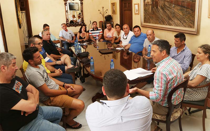 El alcalde le recuerda a los hosteleros roteños que deben compatibilizar su actividad con el descanso de los vecinos y la ley