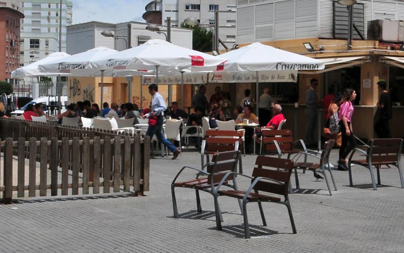 Cádiz es la provincia donde más baja el paro, en 3.375 personas, por tercer julio consecutivo; el precario sector servicios absorbe la caída