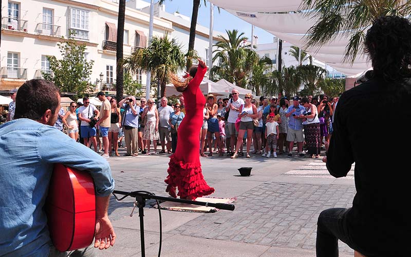 Los populares reclaman a la Diputación que colabore con el gasto extra que soportan los ayuntamientos gaditanos por el turismo