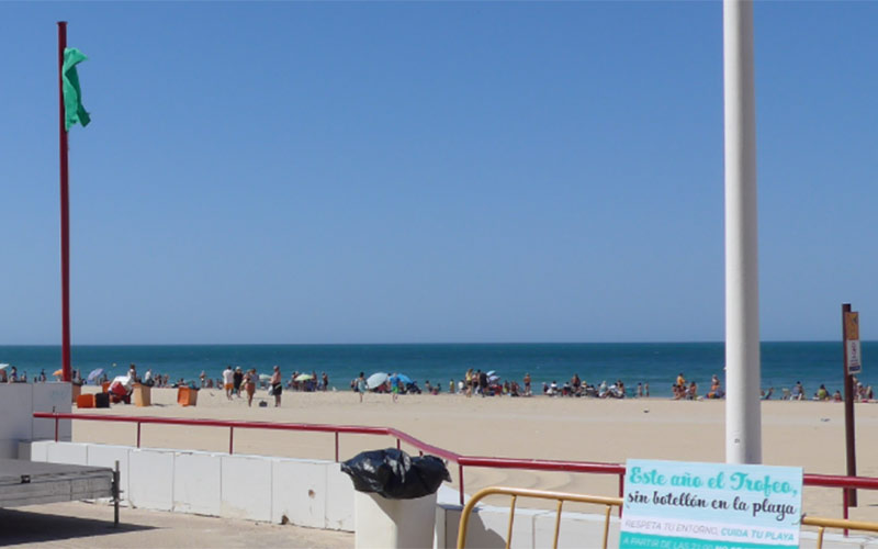 El rescate del servicio de limpieza de los módulos de las playas gaditanas a punto de rematarse, con la subrogación del personal
