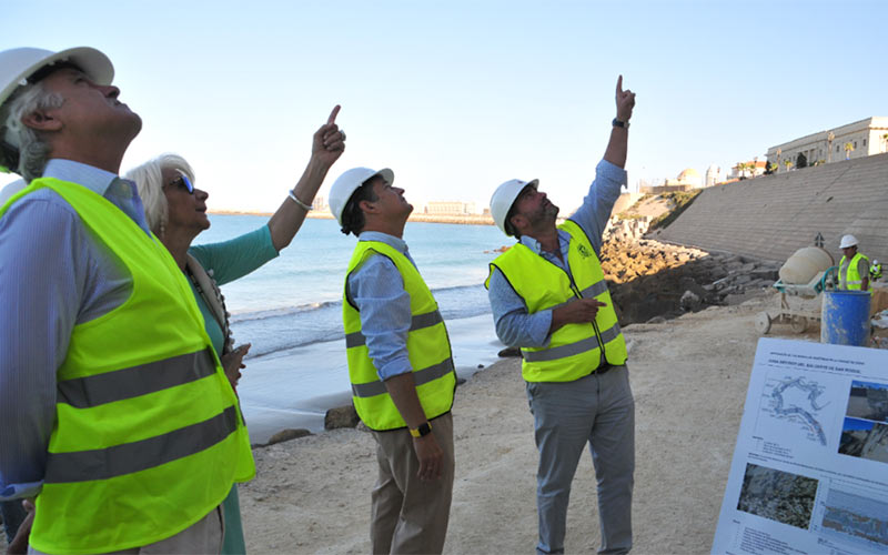 Costas prevé licitar la rehabilitación de tres nuevos tramos de la castigada muralla de Cádiz antes de que finalice este año 2017