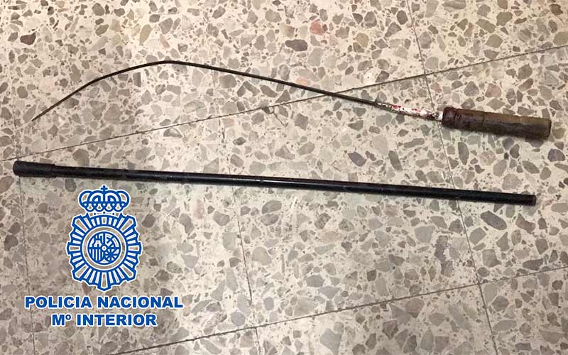 Ataca con un estoque por desavenencias vecinales en Jerez