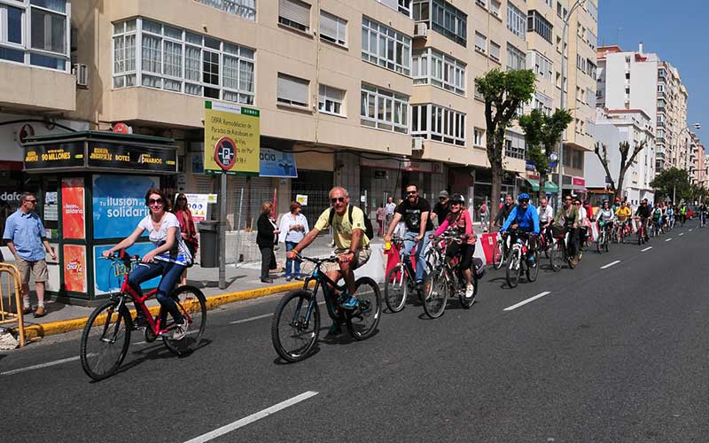 La APBC, tras desbloquear el trazado del carril bici por el interior del muelle, se libra de protagonizar la ‘bicifestación’ de este jueves
