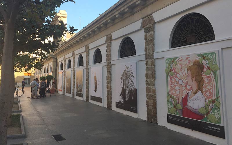 Productos y mercancías que llegaban a Cádiz desde América aportan otra mirada del Tricentenario, en la fachada del mercado central