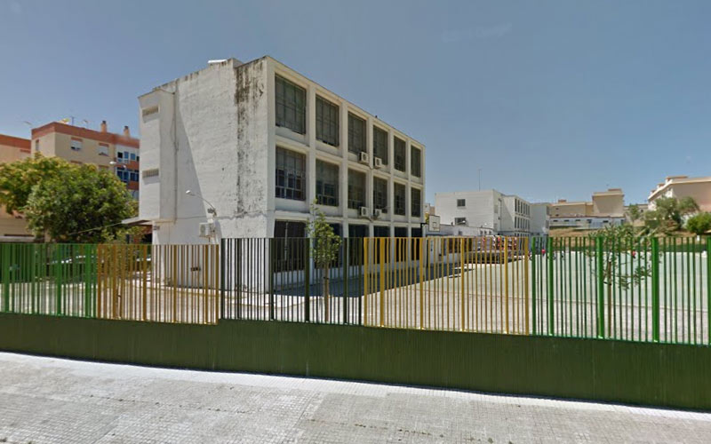 La Junta, “al margen de cuestiones administrativas”, se decide a reparar las tuberías del colegio Cecilio Pujazón