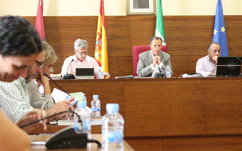 El ‘estado’ de Chiclana, a debate: para el alcalde, “toca ser optimistas de cara al futuro”; “los vecinos han perdido la esperanza”, según el PP