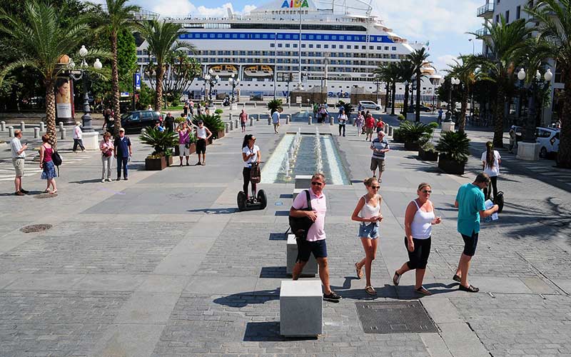 Insisten en la oportunidad de declarar “zona residencial” el casco histórico de Cádiz, como primer paso hacia la peatonalización total