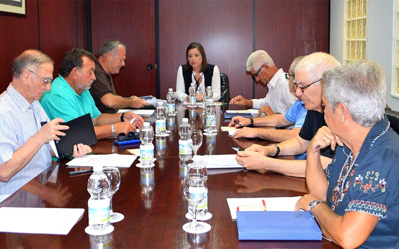 Cavada repasa junto al movimiento vecinal los “progresos” en diferentes materias que van “transformando San Fernando”