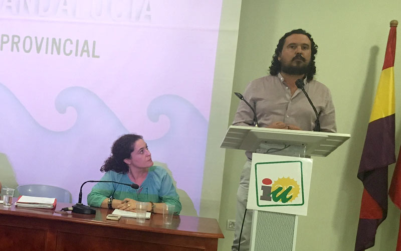 “Estar en las instituciones para cambiar y transformar las ciudades, sin dejar las calles”, retos del reelegido coordinador de IU en Cádiz