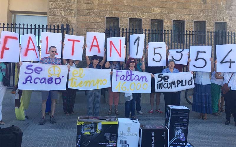 ¿Dónde están los 15.354 refugiados que ‘faltan’ en España?