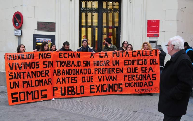 El PSOE exige al alcalde de Cádiz que “dé la cara” en la Corrala de la Bahía: “no ha sido capaz de hacer nada por estas familias”