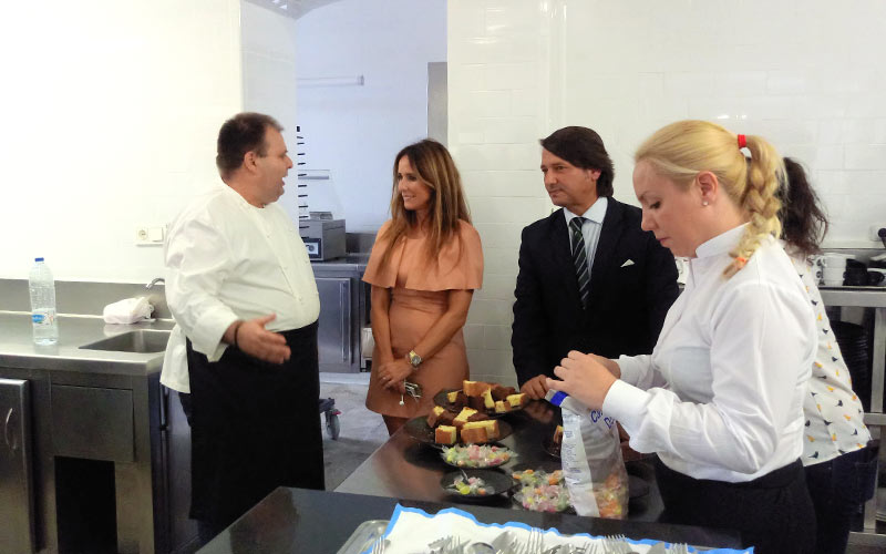 El restaurante Universo Santi, atendido por personas con discapacidad, ultima su próxima apertura en la finca El Altillo