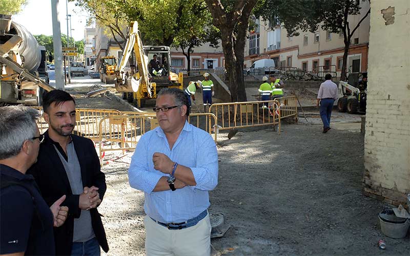La renovación de la red abastecimiento y saneamiento de la barriada La Alegría estará lista antes de 2018