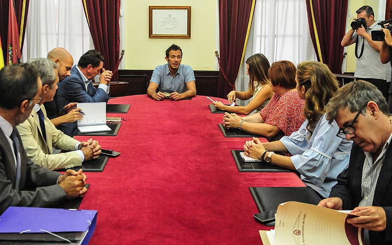 La mesa de la remunicipalización comienza a trabajar