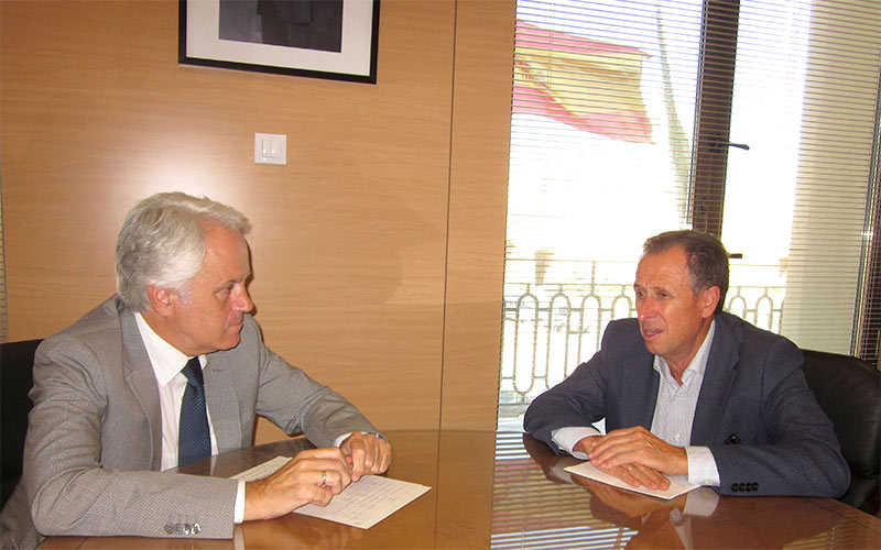 El alcalde y el subdelegado abordan temas pendientes en Chiclana por parte del Gobierno central