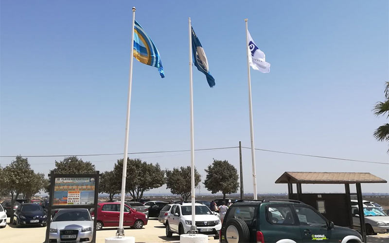 Notable alto para la playa de Camposoto, según 174 bañistas