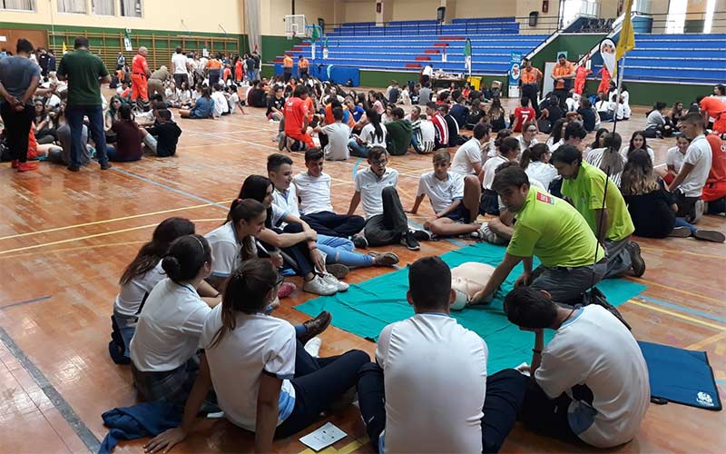 Más de 1.300 jóvenes de El Puerto se forman en reanimación cardiopulmonar por el Día Europeo ante la Parada Cardiaca