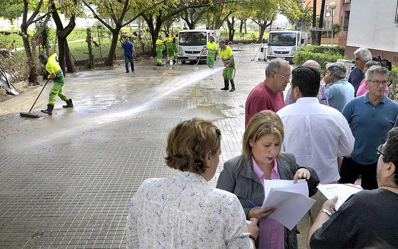 El Ayuntamiento moviliza a más de 500 personas para que Jerez vuelva a la normalidad cuanto antes tras la pasada tromba de agua