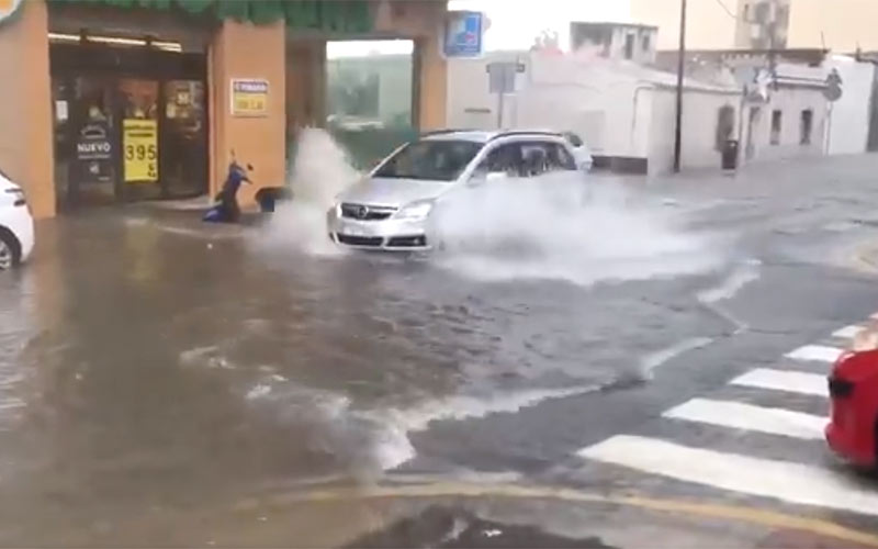 O no llueve o cae todo de golpe: Cádiz y San Fernando, principales afectadas por la tromba de este viernes coincidente con la pleamar