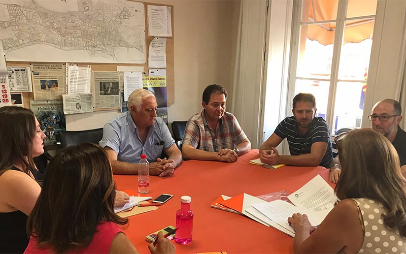 Vendedores del mercadillo de ‘los gitanos’ piden al Ayuntamiento isleño, a través de Cs, una rebaja de las tasas de un 30%