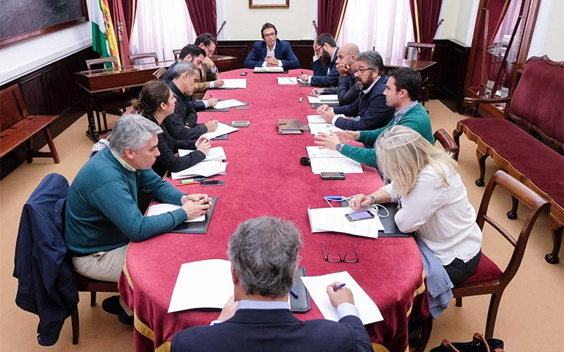 El Gobierno gaditano recoge sugerencias de la oposición para el pliego de limpieza y PP y Cs reclaman más información económica