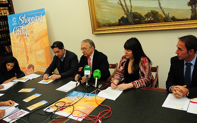 El comercio gaditano quiere ‘hacer negocio’ con turistas y cruceristas