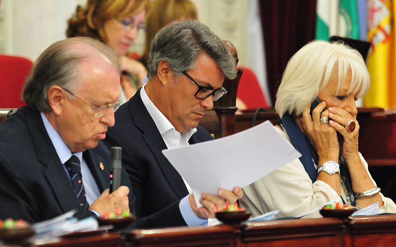 Fernández (PP) no tiene prisa por firmar el bono eléctrico: “si yo rozo la inmoralidad, la Apdha está totalmente inmersa en la demagogia”