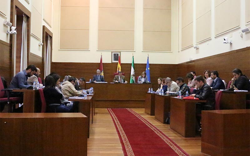 La oposición chiclanera se niega a ratificar un documento de la EDUSI “distinto” al aprobado y el Gobierno local le acusa de “infantil”